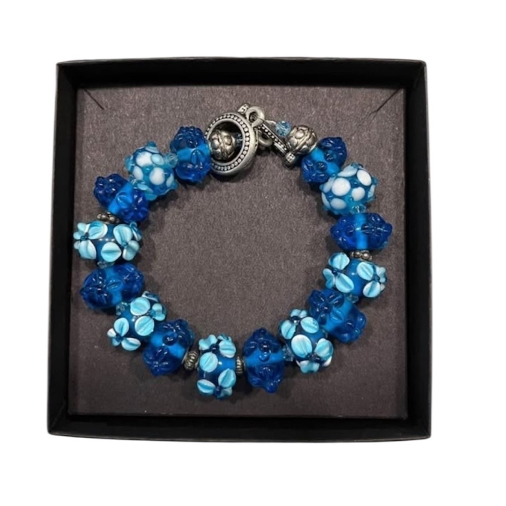 Glass beaded bracelet Toggle clasp unique